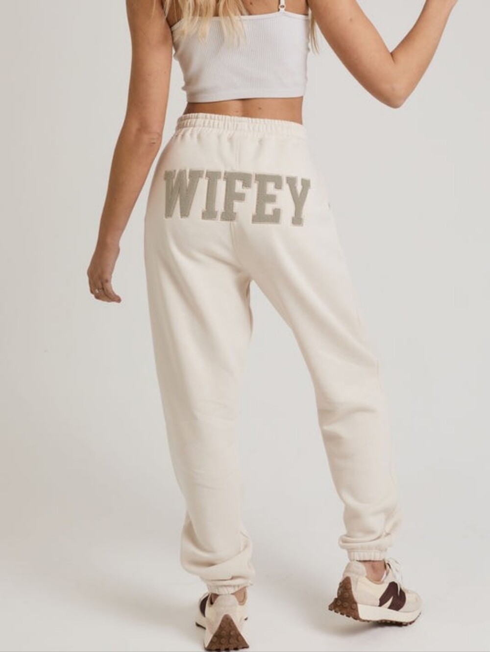 SIX STORIES Wifey Teddy Sweatpants Medium